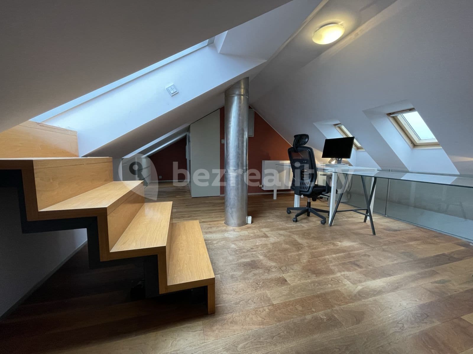 Prenájom bytu 3-izbový 94 m², Krakovská, Praha, Praha Prenájom bytu 3-izbový 94 m², Krakovská, Praha, Praha