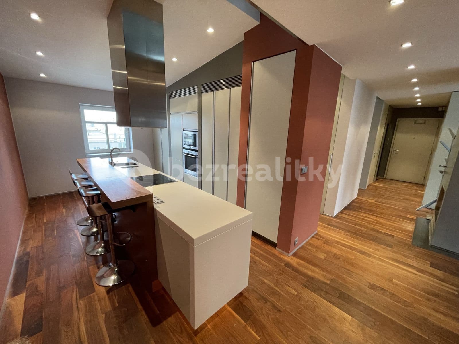 Prenájom bytu 3-izbový 94 m², Krakovská, Praha, Praha Prenájom bytu 3-izbový 94 m², Krakovská, Praha, Praha