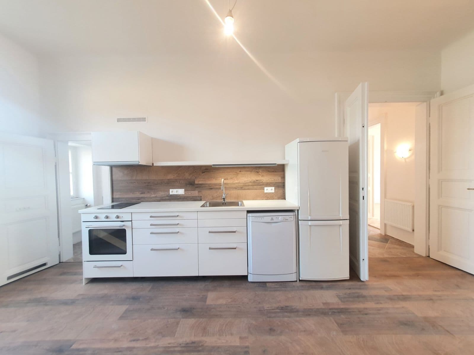 Prenájom bytu 3-izbový 85 m², Rybalkova, Praha, Praha Prenájom bytu 3-izbový 85 m², Rybalkova, Praha, Praha
