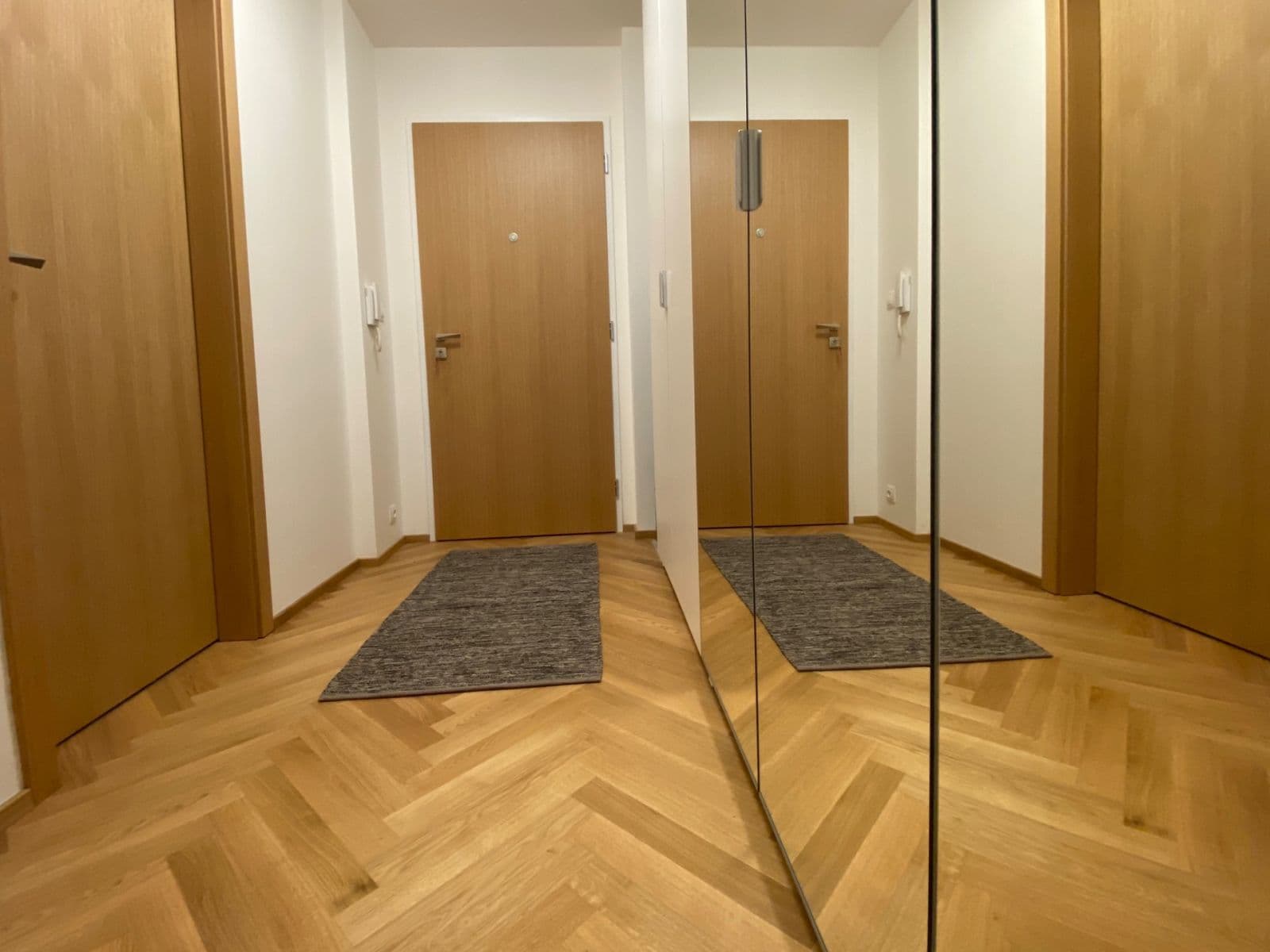 Prenájom bytu 2-izbový 50 m², Nemocniční, Praha, Praha Prenájom bytu 2-izbový 50 m², Nemocniční, Praha, Praha