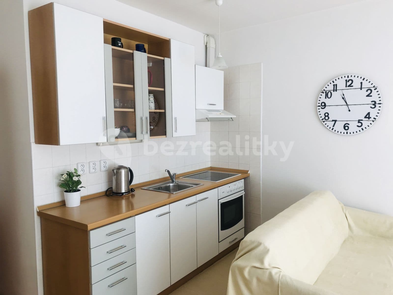 Prenájom bytu 1-izbový 40 m², Počernická, Praha, Praha Prenájom bytu 1-izbový 40 m², Počernická, Praha, Praha
