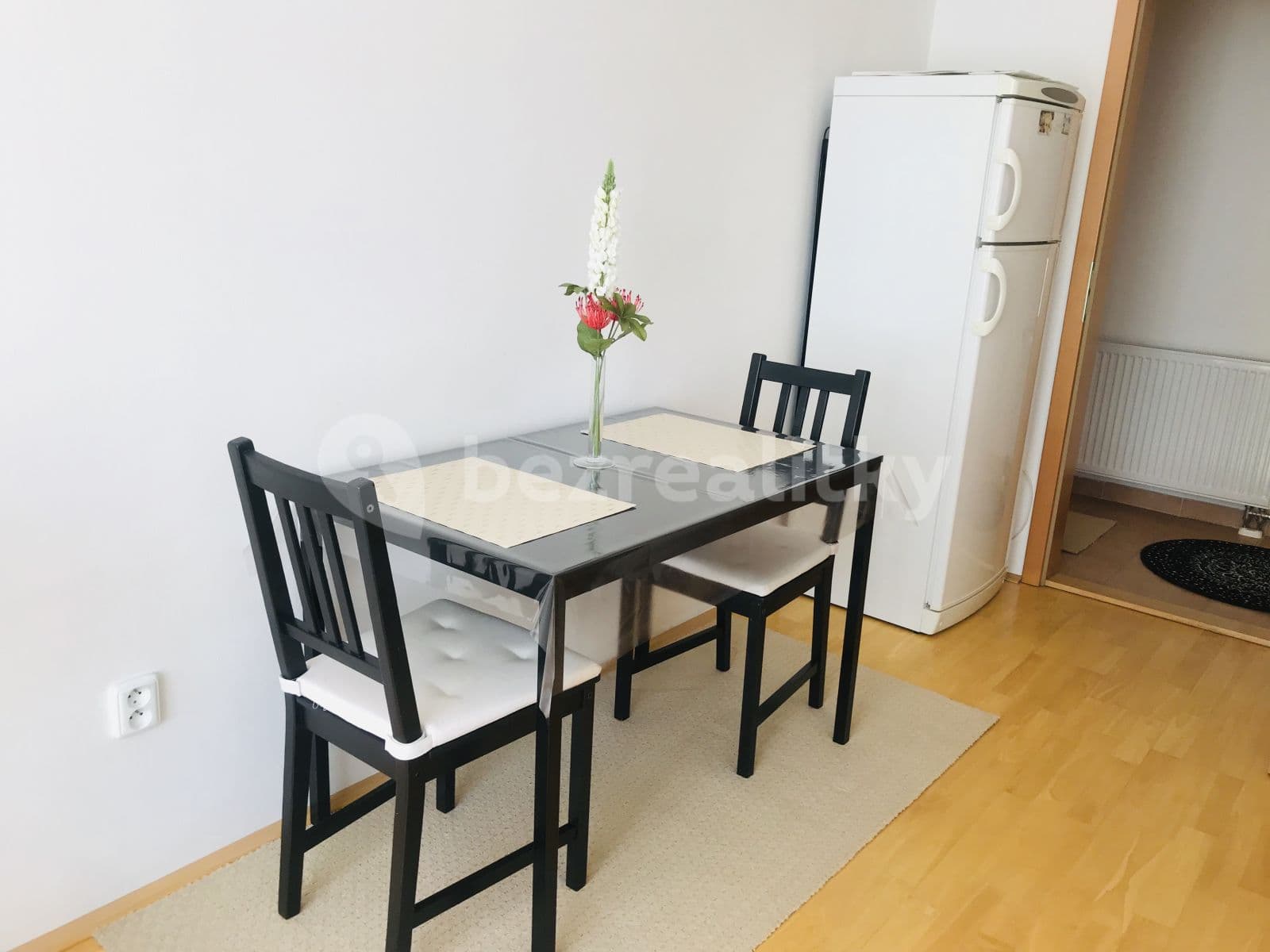 Prenájom bytu 1-izbový 40 m², Počernická, Praha, Praha Prenájom bytu 1-izbový 40 m², Počernická, Praha, Praha