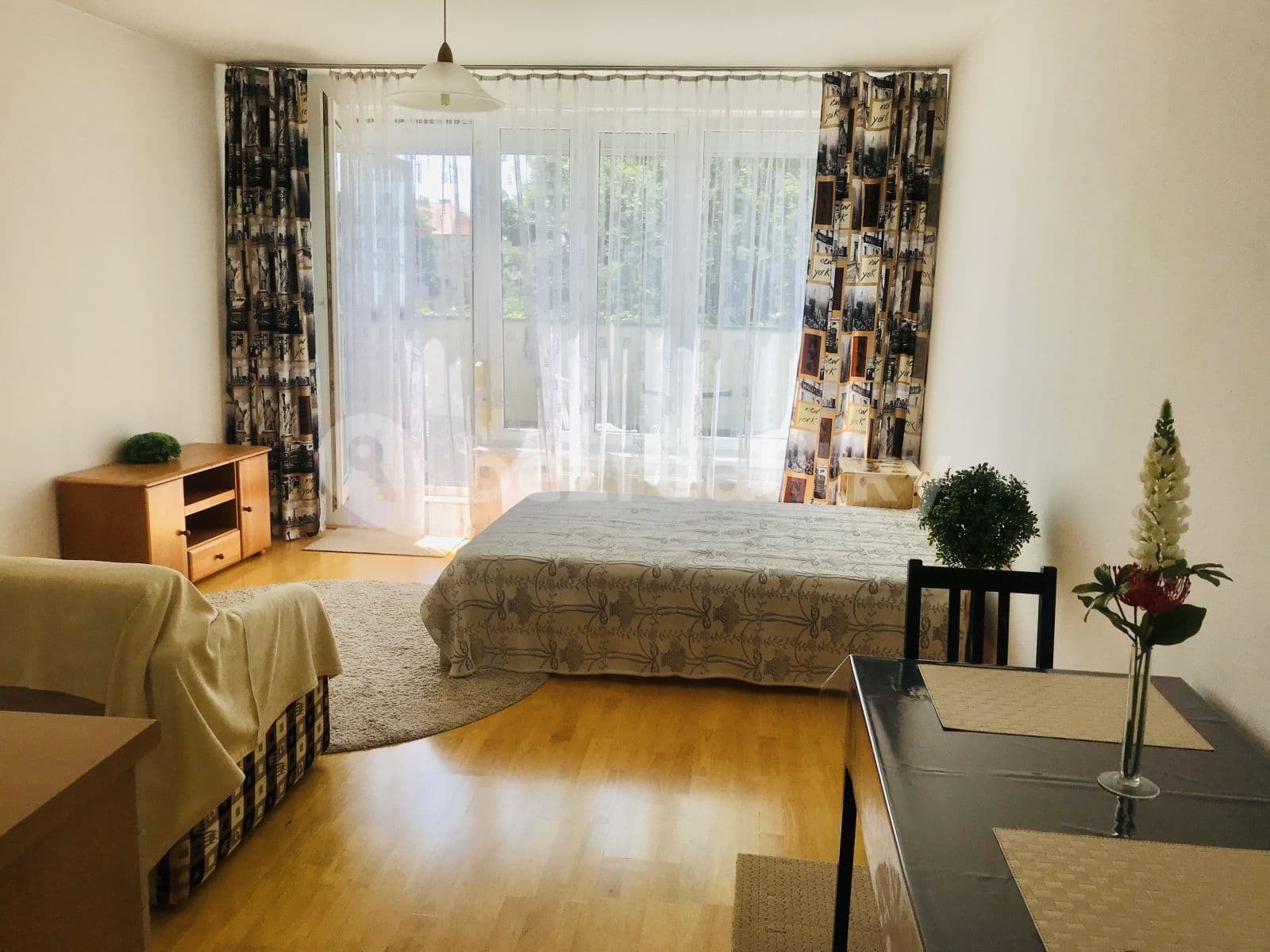 Prenájom bytu 1-izbový 40 m², Počernická, Praha, Praha Prenájom bytu 1-izbový 40 m², Počernická, Praha, Praha