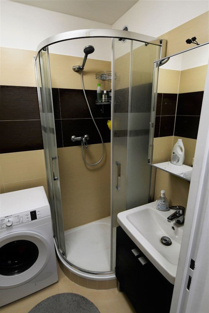 Prenájom bytu 2-izbový 52 m², Ukrajinská, Kladno, Středočeský kraj Prenájom bytu 2-izbový 52 m², Ukrajinská, Kladno, Středočeský kraj