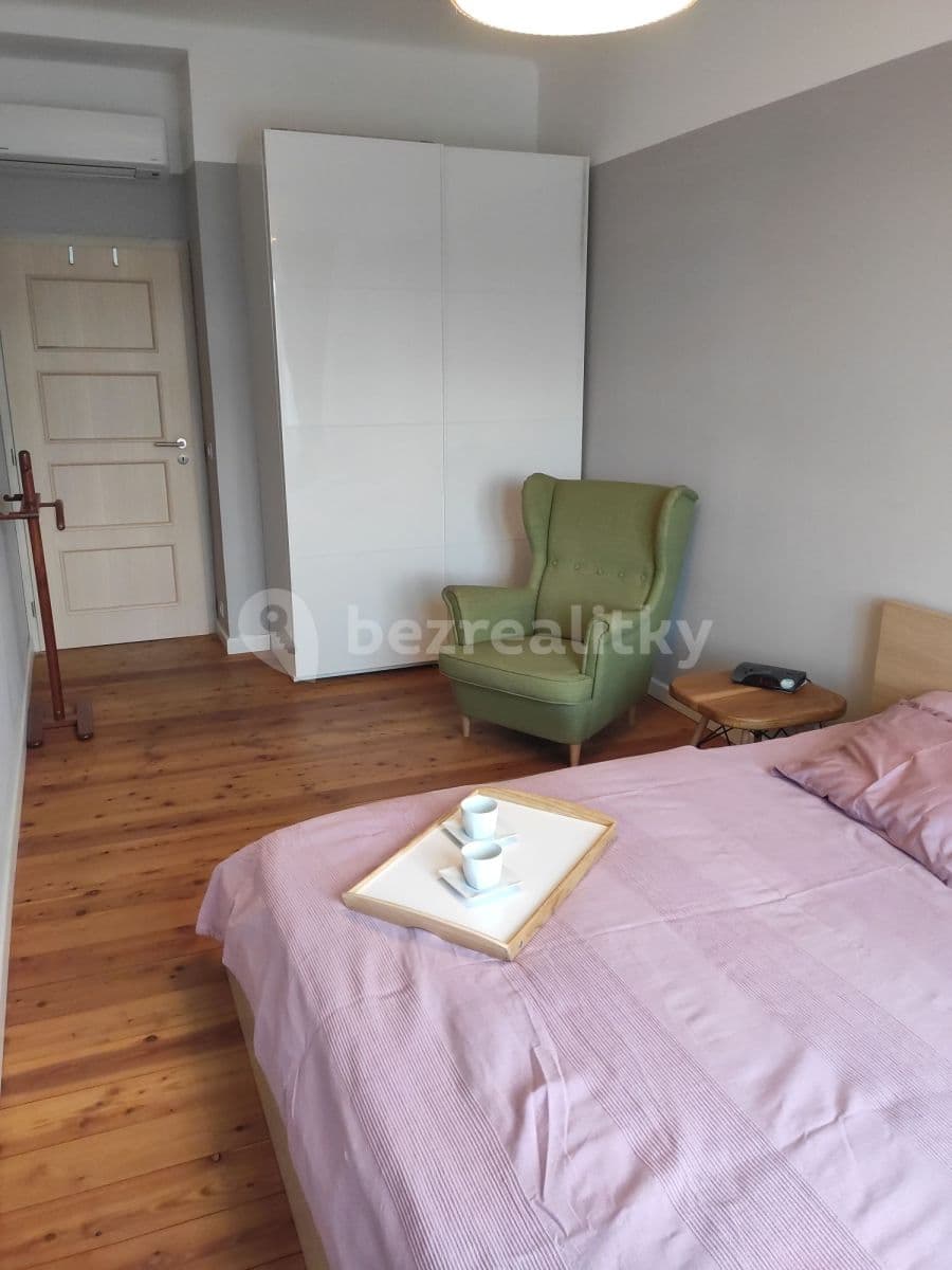 Prenájom bytu 2-izbový 50 m², Podolská, Praha, Praha Prenájom bytu 2-izbový 50 m², Podolská, Praha, Praha
