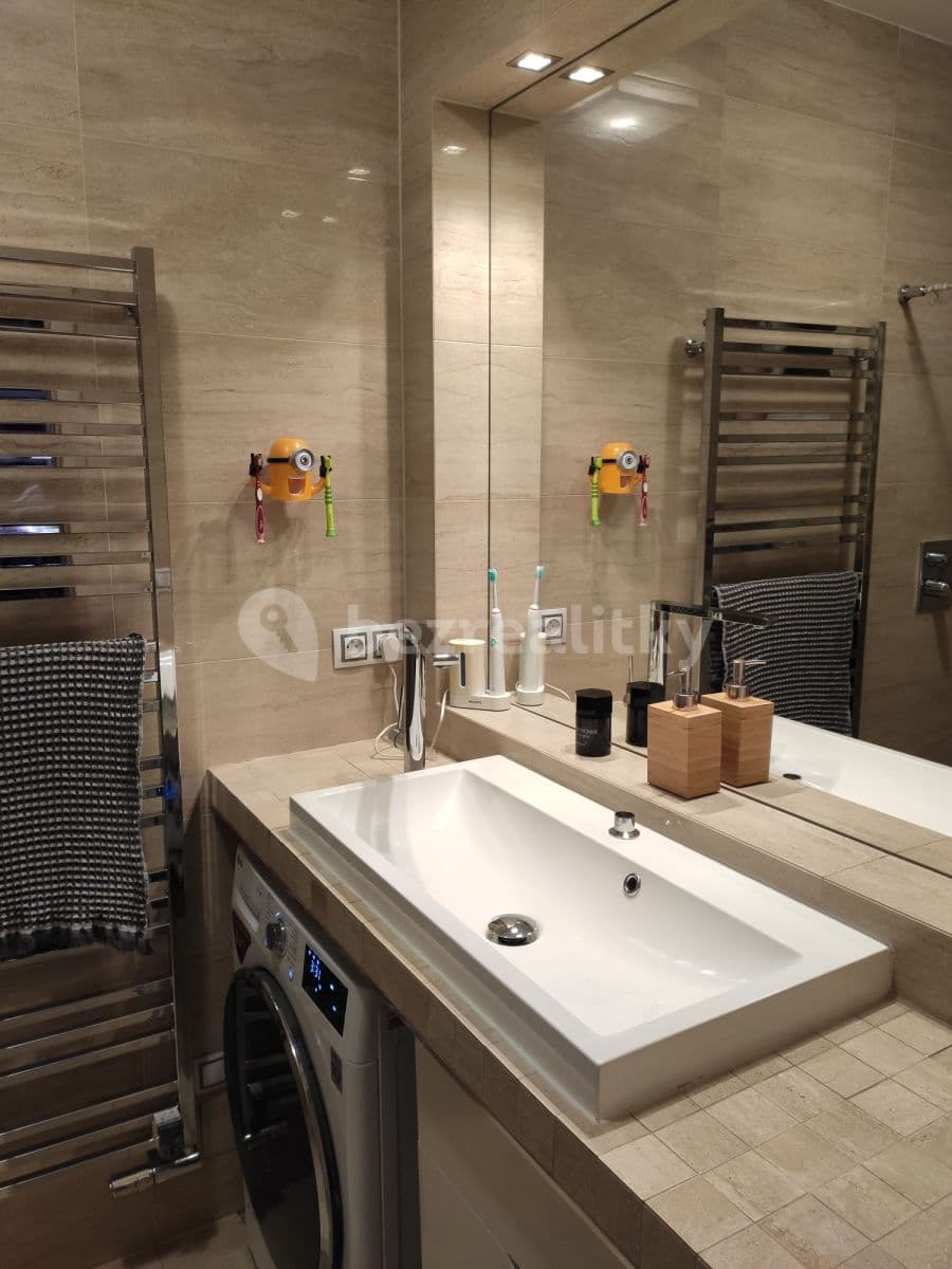 Prenájom bytu 2-izbový 50 m², Podolská, Praha, Praha Prenájom bytu 2-izbový 50 m², Podolská, Praha, Praha