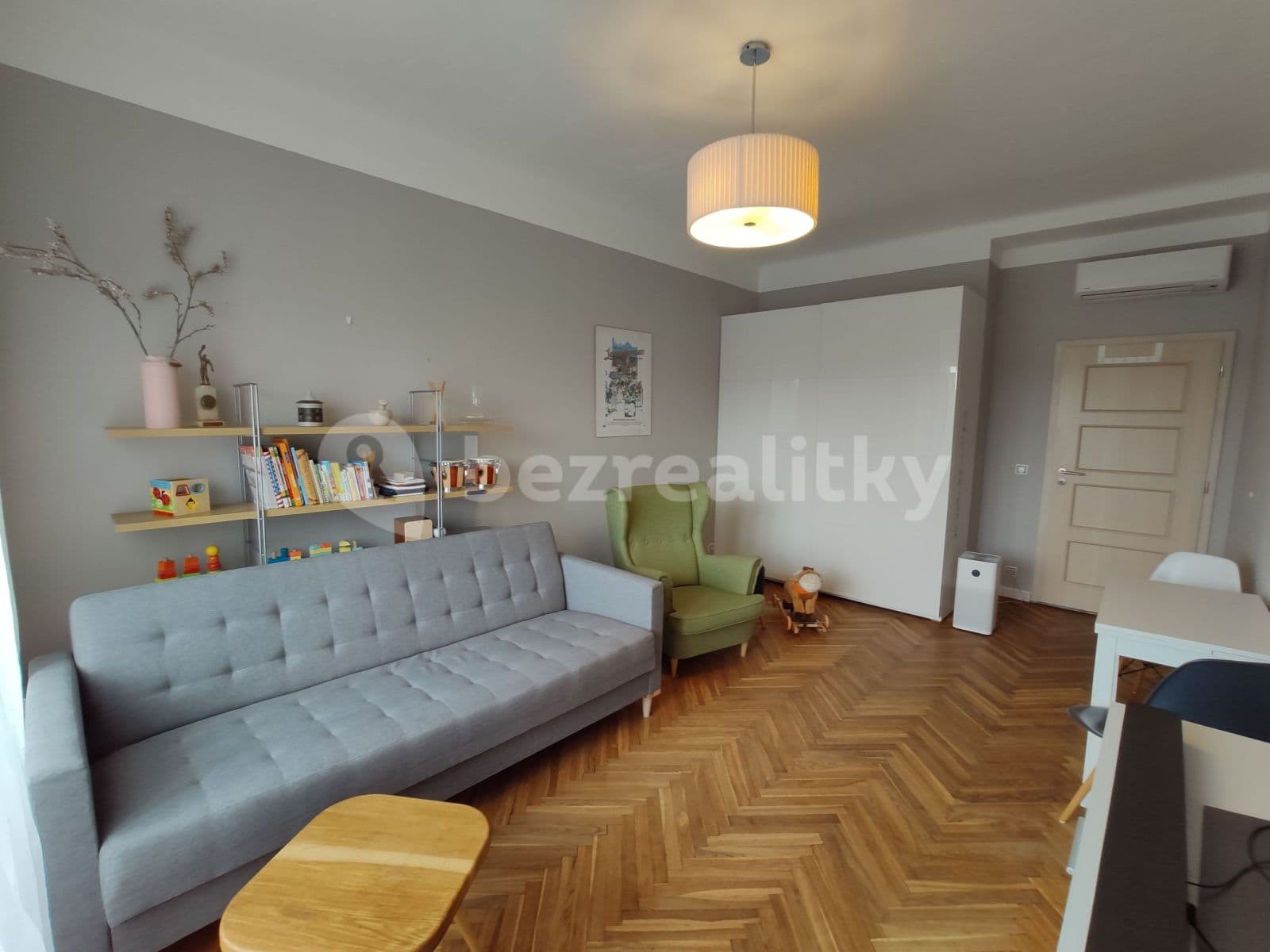 Prenájom bytu 2-izbový 50 m², Podolská, Praha, Praha Prenájom bytu 2-izbový 50 m², Podolská, Praha, Praha