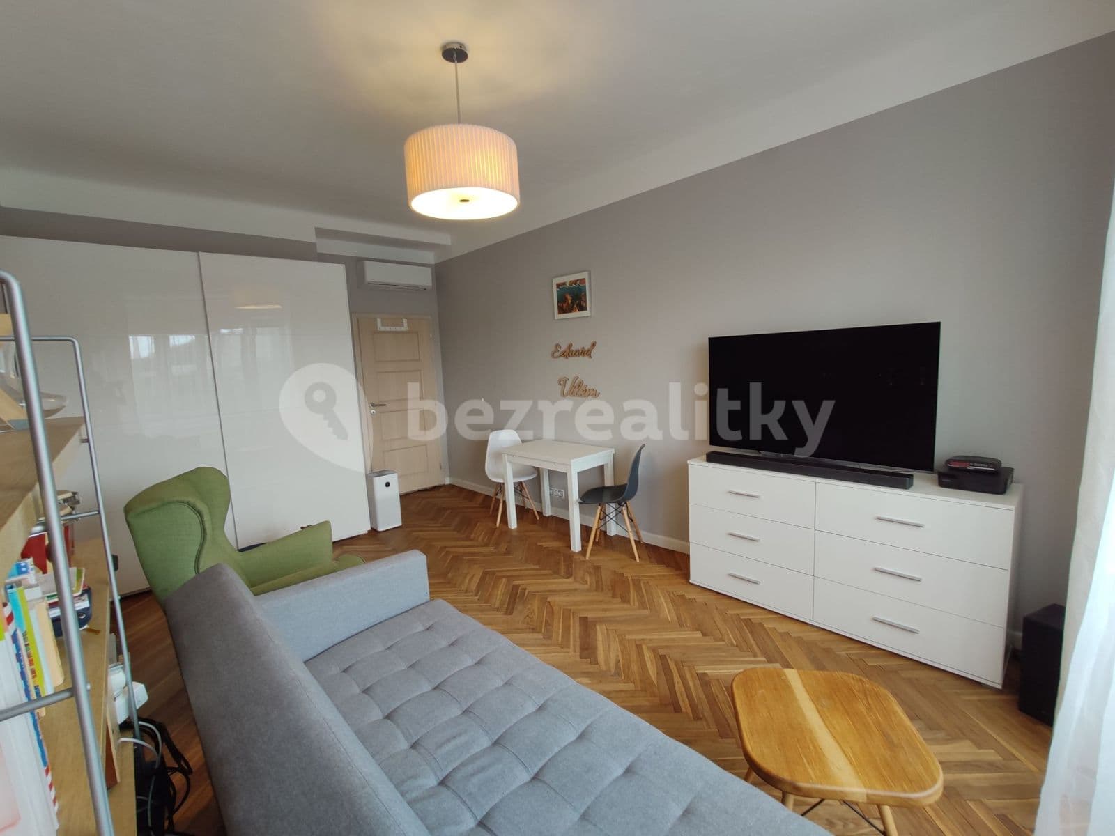Prenájom bytu 2-izbový 50 m², Podolská, Praha, Praha Prenájom bytu 2-izbový 50 m², Podolská, Praha, Praha