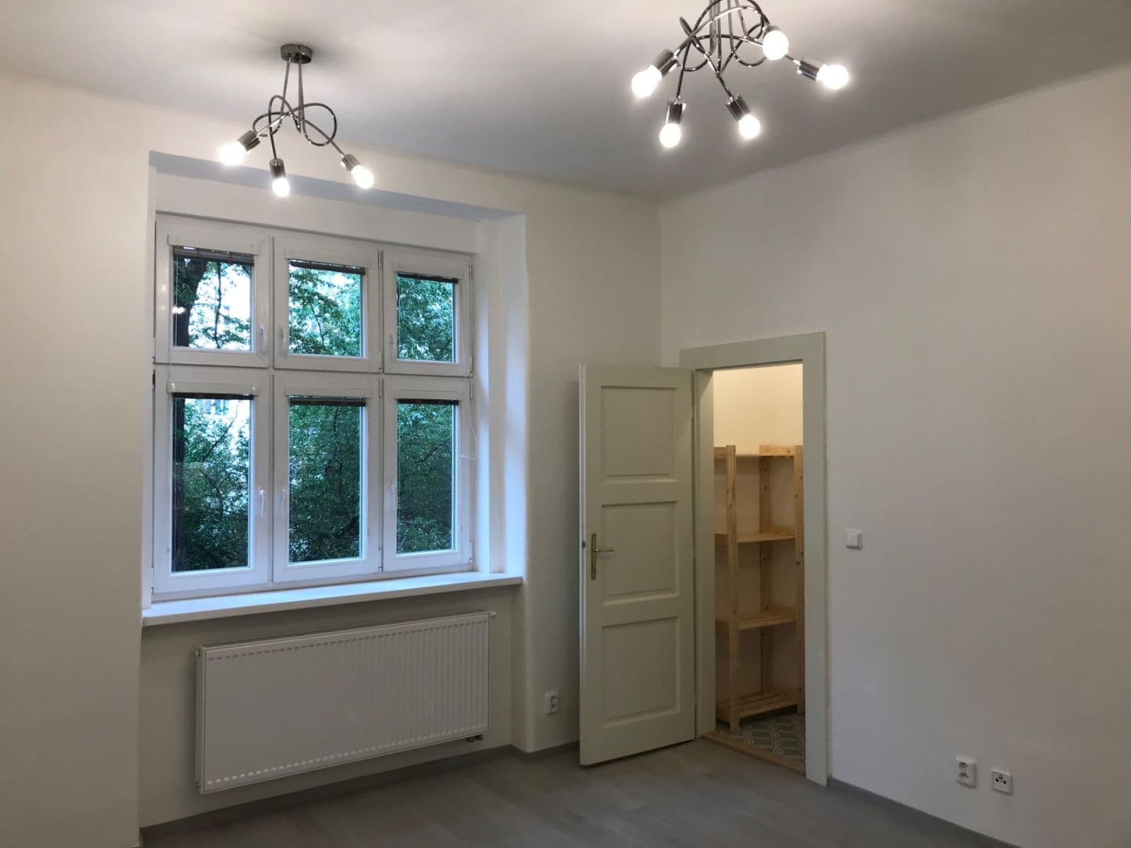 Prenájom bytu 2-izbový 57 m², Jeseniova, Praha, Praha Prenájom bytu 2-izbový 57 m², Jeseniova, Praha, Praha