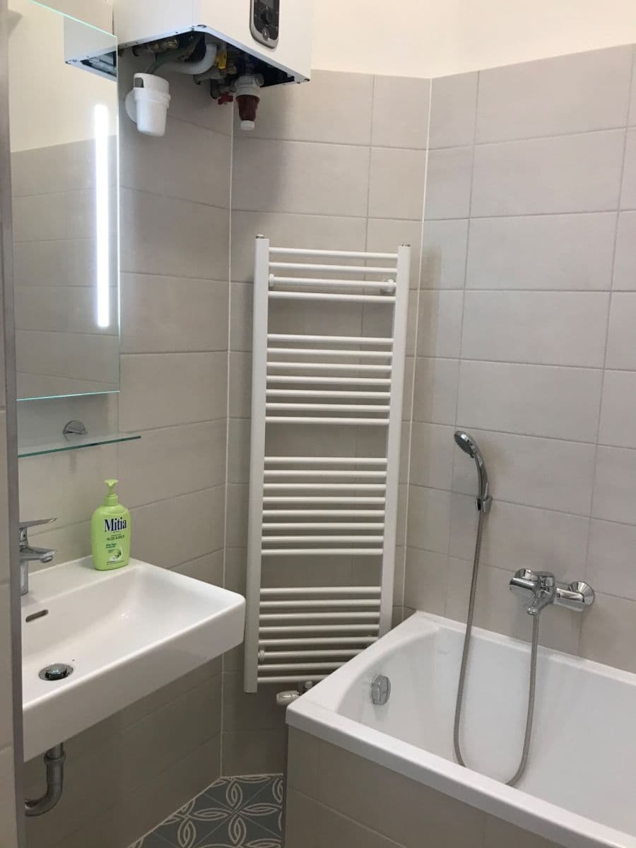 Prenájom bytu 2-izbový 57 m², Jeseniova, Praha, Praha Prenájom bytu 2-izbový 57 m², Jeseniova, Praha, Praha