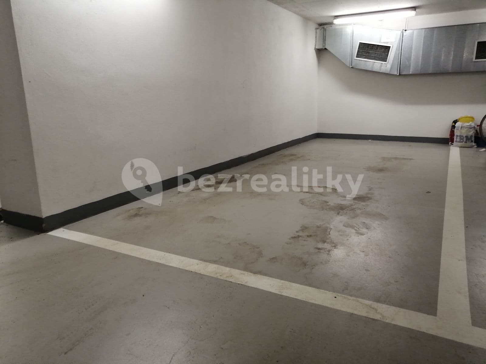 Prenájom garáže 15 m², Kmochova, Hostivice, Středočeský kraj Prenájom garáže 15 m², Kmochova, Hostivice, Středočeský kraj