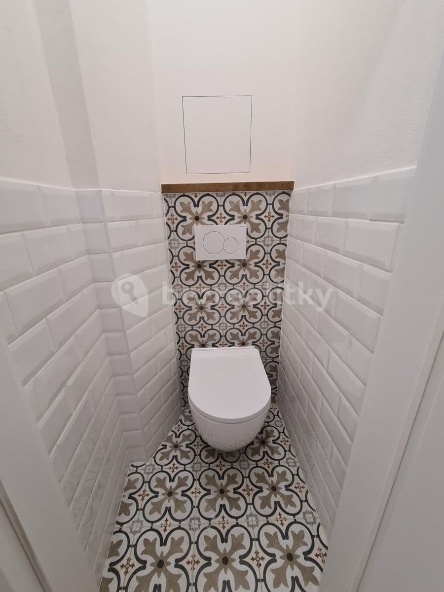 Prenájom bytu 1-izbový 28 m², Nádražní, Praha, Praha Prenájom bytu 1-izbový 28 m², Nádražní, Praha, Praha