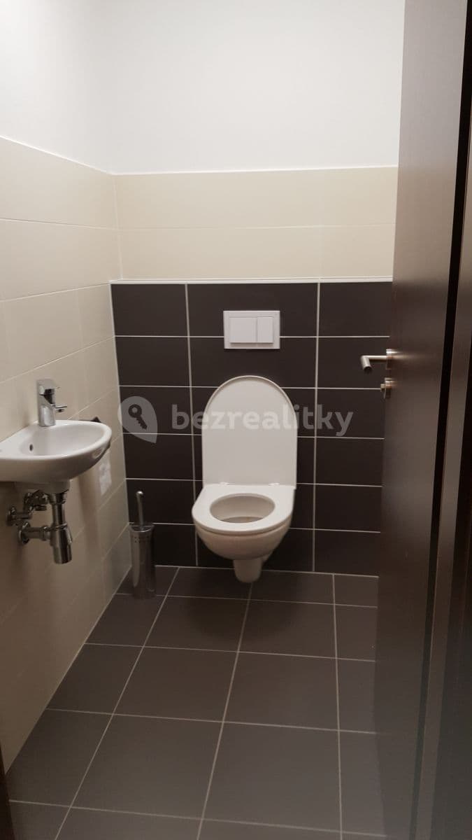 Prenájom bytu 2-izbový 61 m², Antonína Petrofa, Hradec Králové, Královéhradecký kraj Prenájom bytu 2-izbový 61 m², Antonína Petrofa, Hradec Králové, Královéhradecký kraj