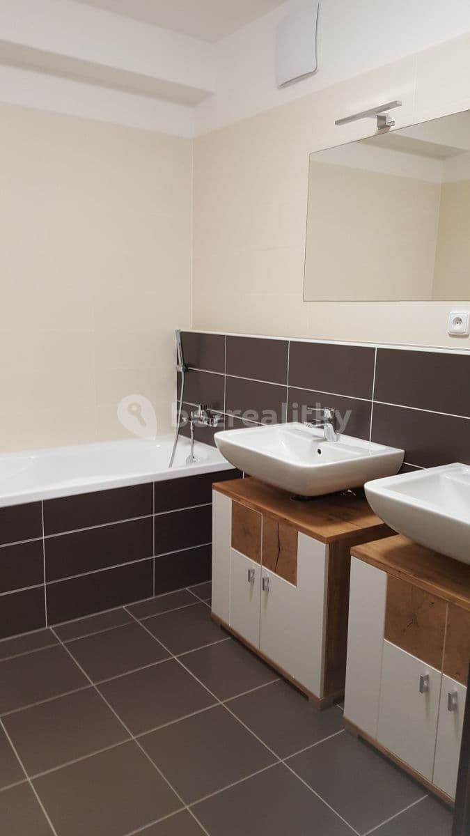 Prenájom bytu 2-izbový 61 m², Antonína Petrofa, Hradec Králové, Královéhradecký kraj Prenájom bytu 2-izbový 61 m², Antonína Petrofa, Hradec Králové, Královéhradecký kraj