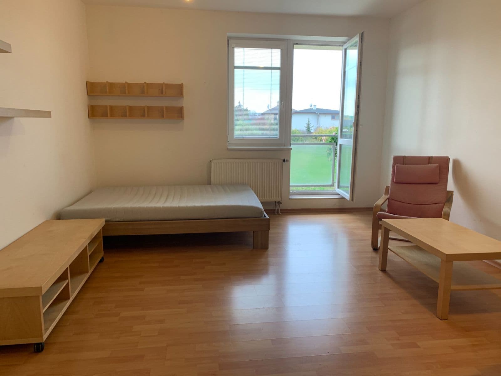 Prenájom bytu Garsoniéra 35 m², Chelčického, Roztoky, Středočeský kraj Prenájom bytu Garsoniéra 35 m², Chelčického, Roztoky, Středočeský kraj