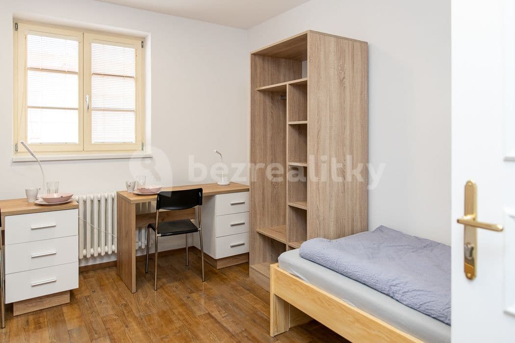 Prenájom bytu 1-izbový 20 m², Plzeňská, Praha, Praha