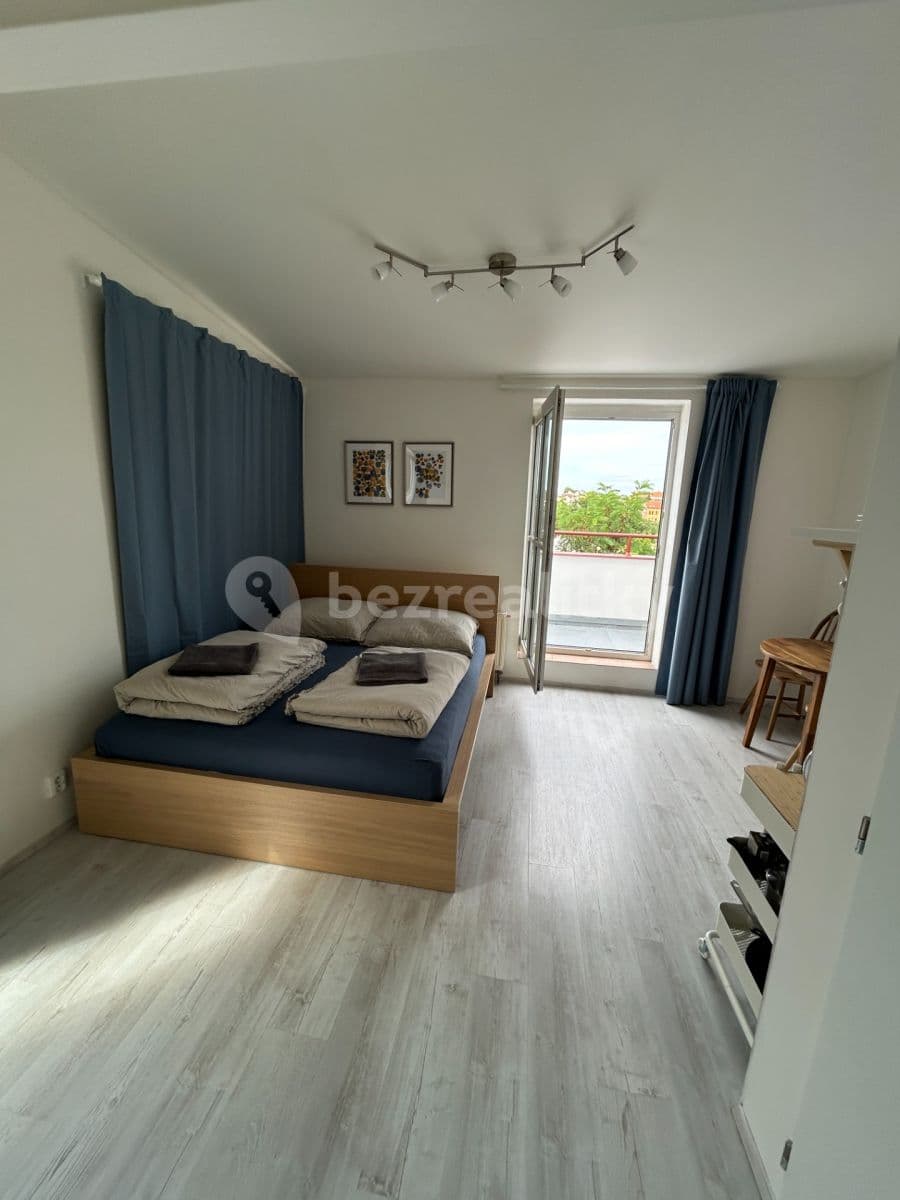 Prenájom bytu Garsoniéra 24 m², U Pekařky, Praha, Praha Prenájom bytu Garsoniéra 24 m², U Pekařky, Praha, Praha