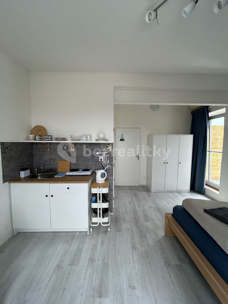 Prenájom bytu Garsoniéra 24 m², U Pekařky, Praha, Praha Prenájom bytu Garsoniéra 24 m², U Pekařky, Praha, Praha