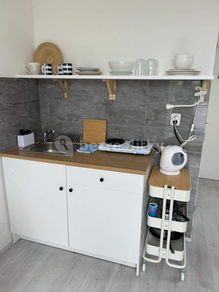 Prenájom bytu Garsoniéra 24 m², U Pekařky, Praha, Praha Prenájom bytu Garsoniéra 24 m², U Pekařky, Praha, Praha