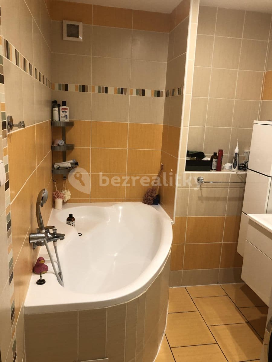 Prenájom bytu 3-izbový 76 m², Písecká, České Budějovice, Jihočeský kraj Prenájom bytu 3-izbový 76 m², Písecká, České Budějovice, Jihočeský kraj