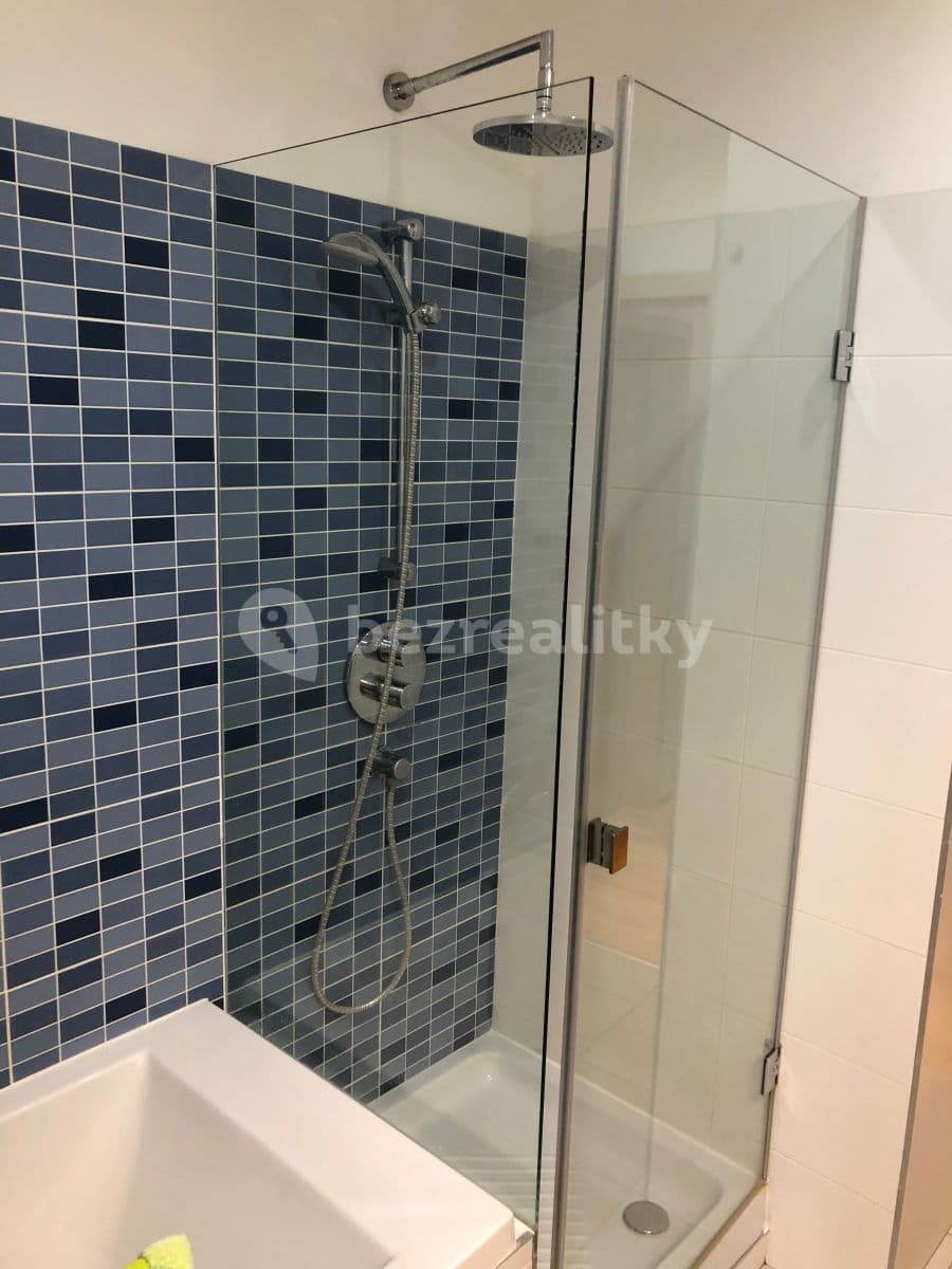 Prenájom bytu 3-izbový 93 m², Jaromíra Vejvody, Praha, Praha Prenájom bytu 3-izbový 93 m², Jaromíra Vejvody, Praha, Praha