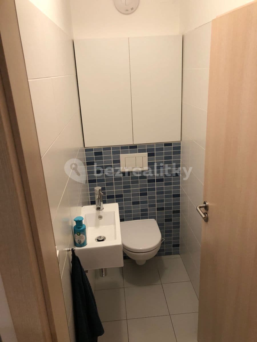 Prenájom bytu 3-izbový 93 m², Jaromíra Vejvody, Praha, Praha Prenájom bytu 3-izbový 93 m², Jaromíra Vejvody, Praha, Praha