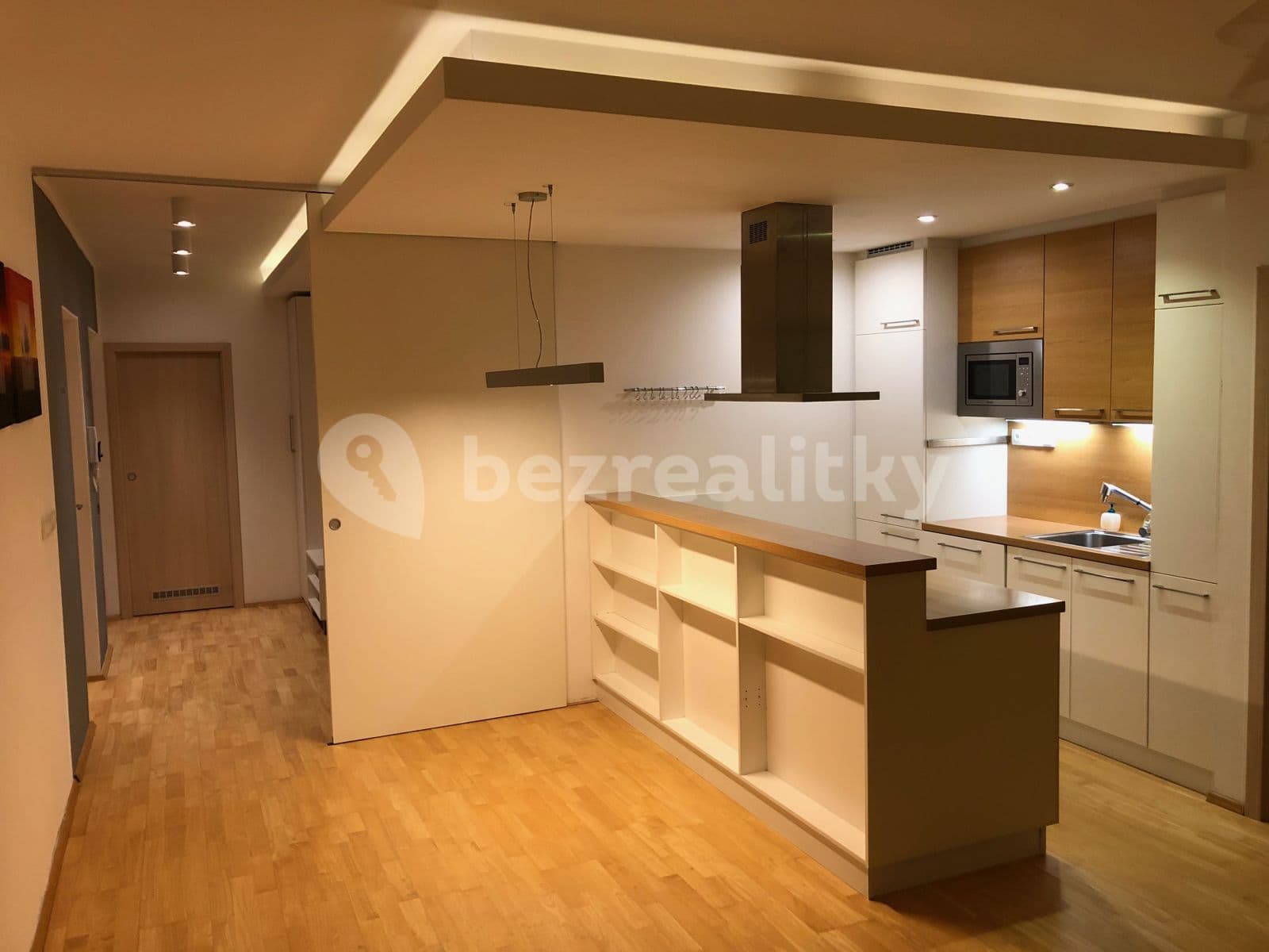 Prenájom bytu 3-izbový 93 m², Jaromíra Vejvody, Praha, Praha Prenájom bytu 3-izbový 93 m², Jaromíra Vejvody, Praha, Praha