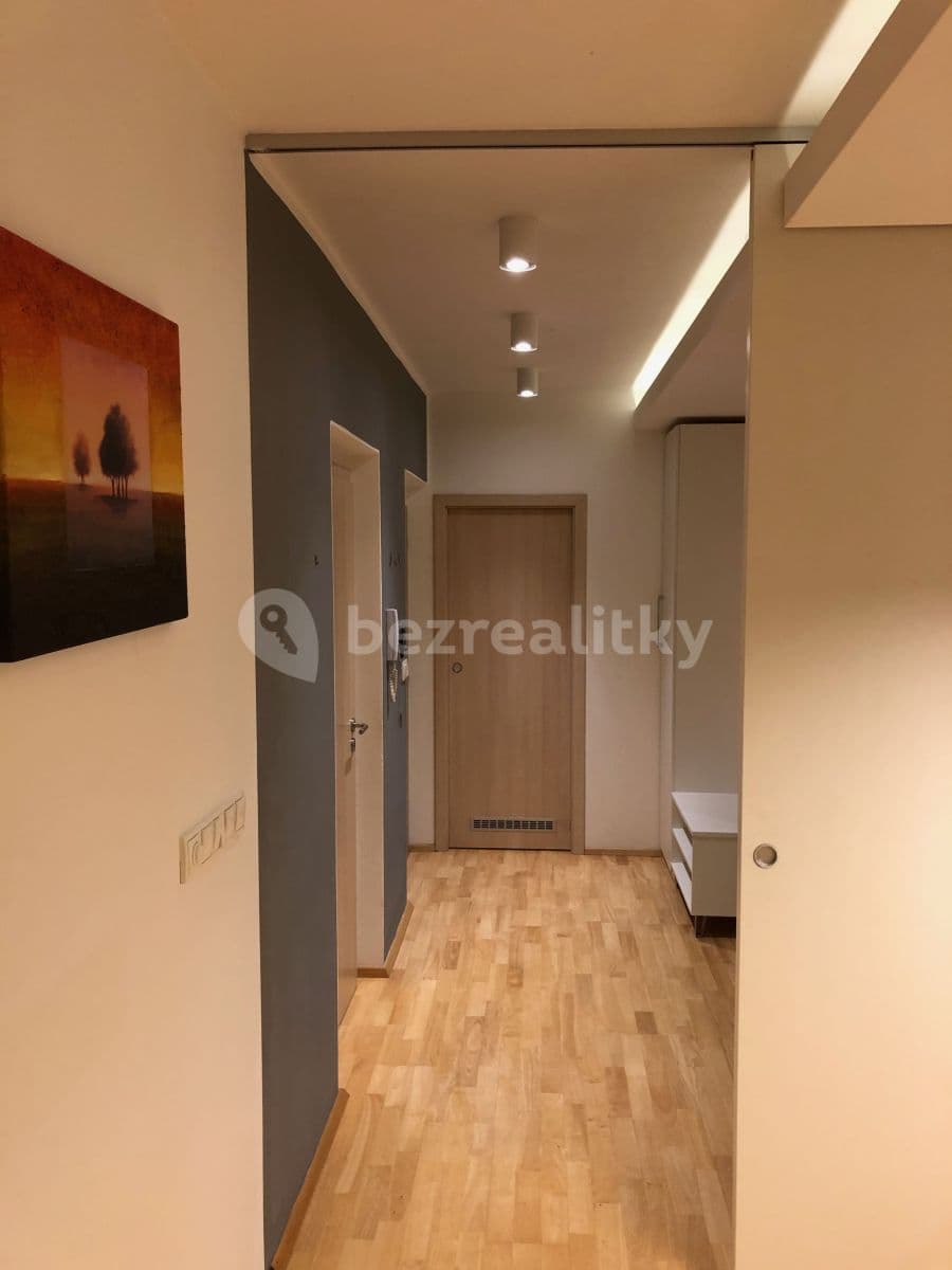 Prenájom bytu 3-izbový 93 m², Jaromíra Vejvody, Praha, Praha Prenájom bytu 3-izbový 93 m², Jaromíra Vejvody, Praha, Praha