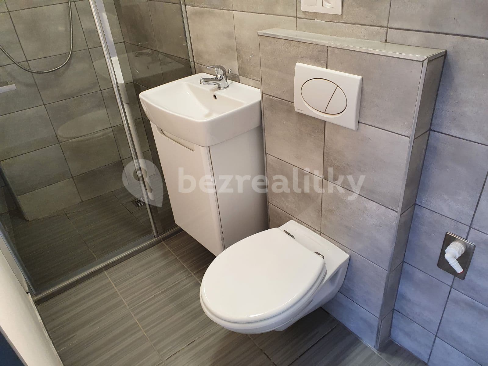 Prenájom bytu 1-izbový 35 m², Průmyslová, Strančice, Středočeský kraj Prenájom bytu 1-izbový 35 m², Průmyslová, Strančice, Středočeský kraj