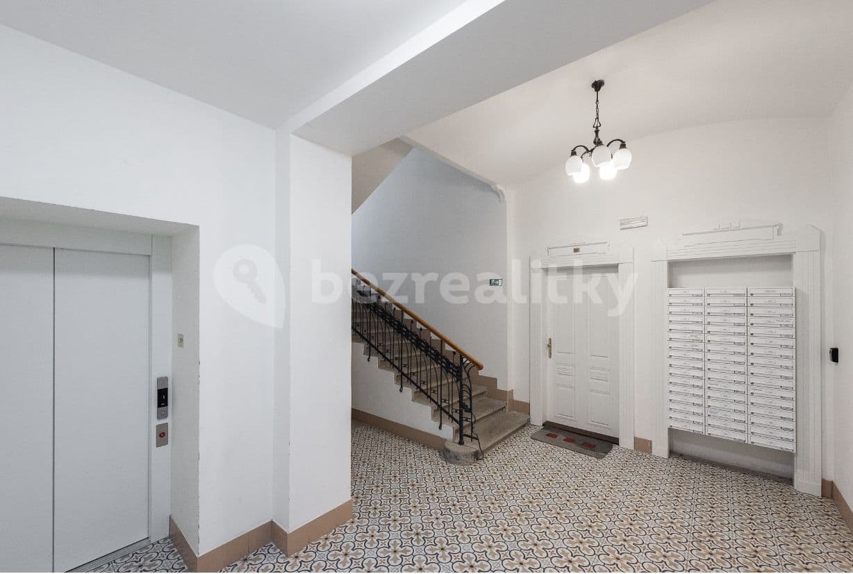 Prenájom bytu 1-izbový 27 m², Slavíkova, Praha, Praha Prenájom bytu 1-izbový 27 m², Slavíkova, Praha, Praha