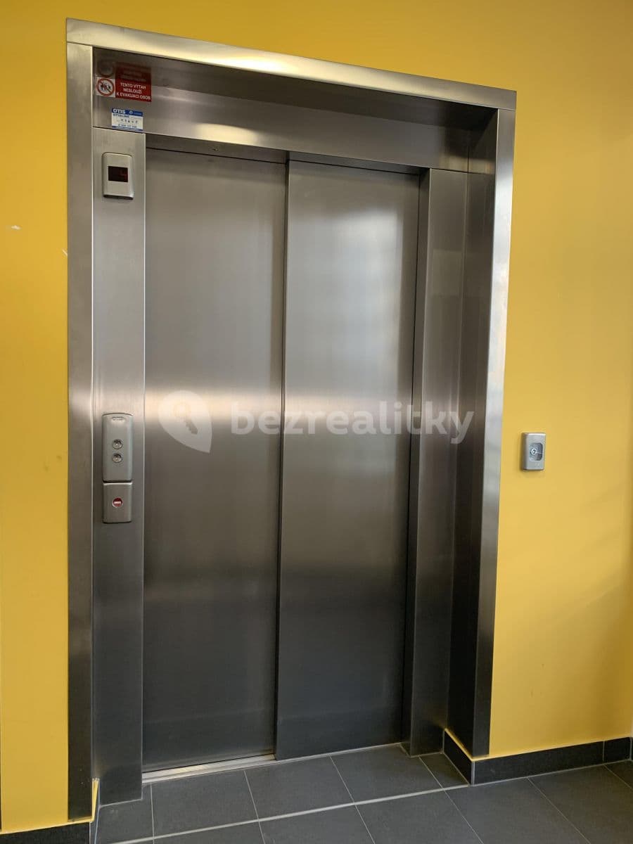 Prenájom bytu 2-izbový 44 m², Praha, Praha Prenájom bytu 2-izbový 44 m², Praha, Praha