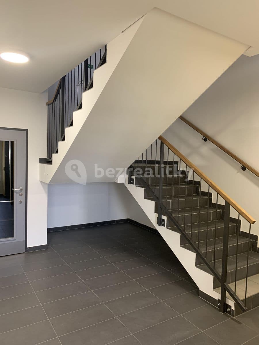 Prenájom bytu 2-izbový 44 m², Praha, Praha Prenájom bytu 2-izbový 44 m², Praha, Praha
