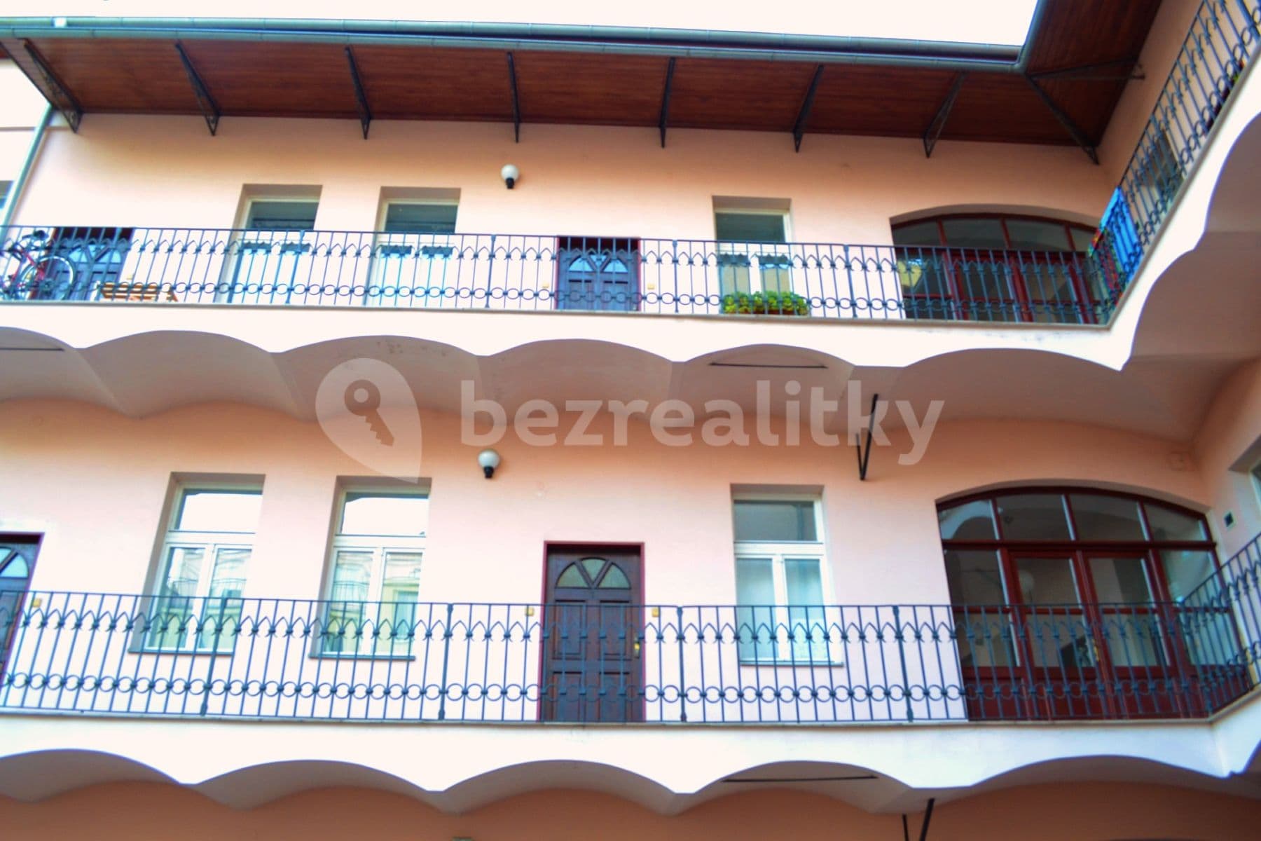 Prenájom bytu 2-izbový 49 m², Ostrovského, Praha, Praha Prenájom bytu 2-izbový 49 m², Ostrovského, Praha, Praha