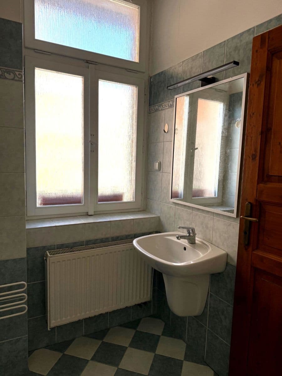 Prenájom bytu 2-izbový 49 m², Ostrovského, Praha, Praha Prenájom bytu 2-izbový 49 m², Ostrovského, Praha, Praha