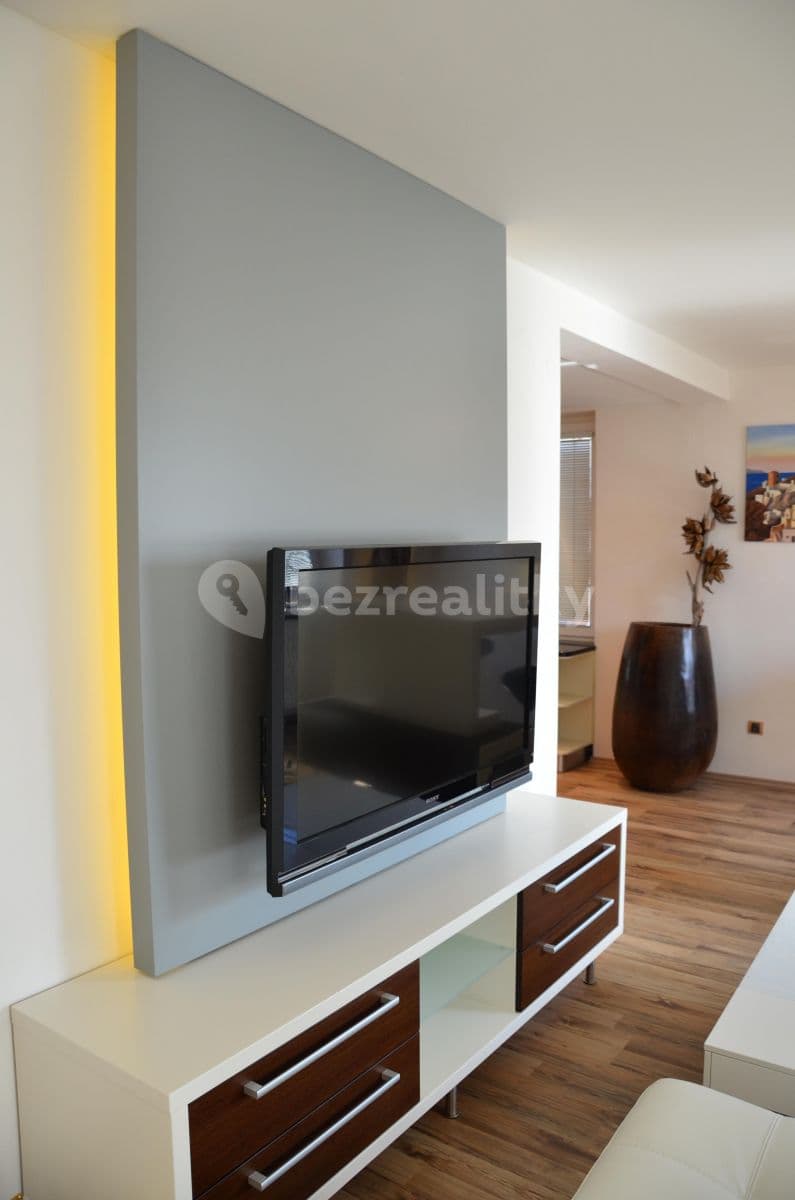 Prenájom bytu 4-izbový 92 m², Hřebíkova, Praha, Praha Prenájom bytu 4-izbový 92 m², Hřebíkova, Praha, Praha