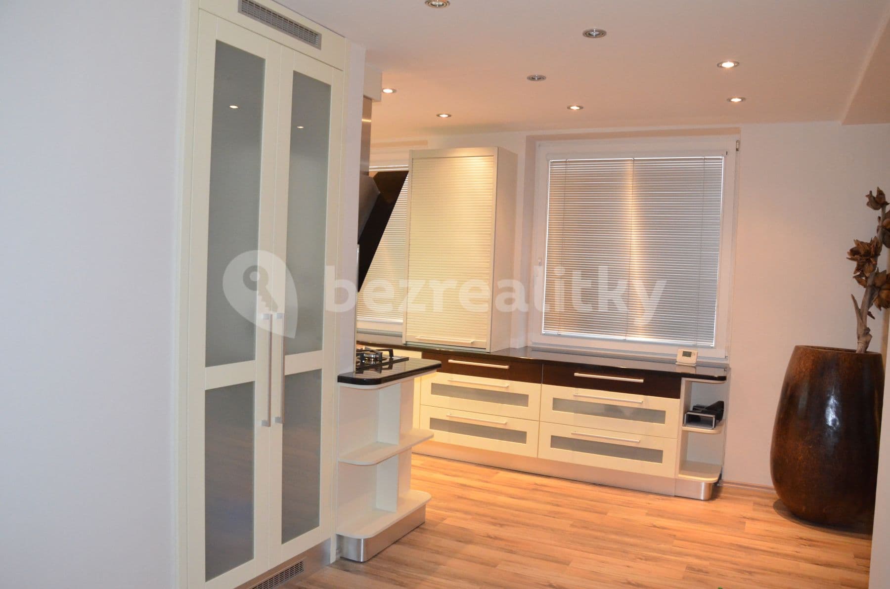 Prenájom bytu 4-izbový 92 m², Hřebíkova, Praha, Praha Prenájom bytu 4-izbový 92 m², Hřebíkova, Praha, Praha