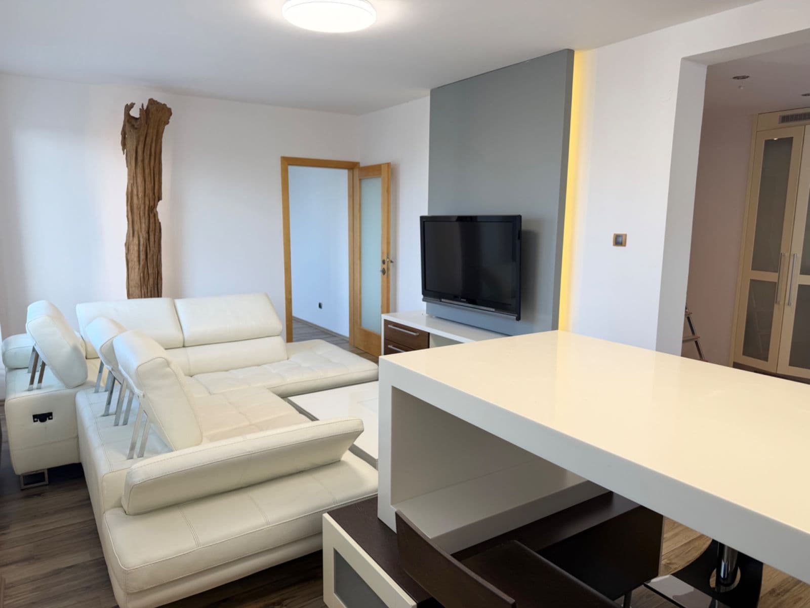 Prenájom bytu 4-izbový 92 m², Hřebíkova, Praha, Praha Prenájom bytu 4-izbový 92 m², Hřebíkova, Praha, Praha