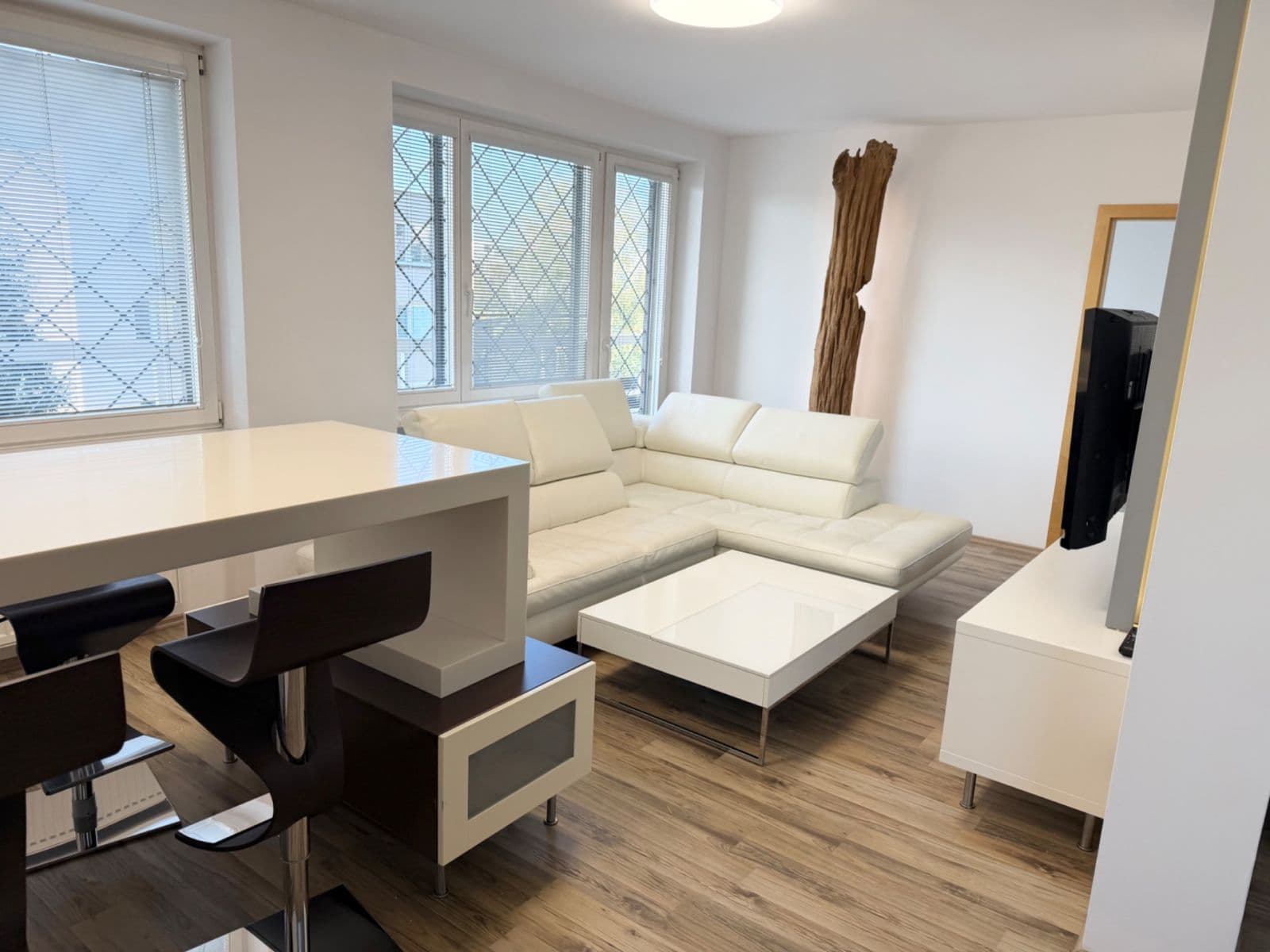 Prenájom bytu 4-izbový 92 m², Hřebíkova, Praha, Praha Prenájom bytu 4-izbový 92 m², Hřebíkova, Praha, Praha