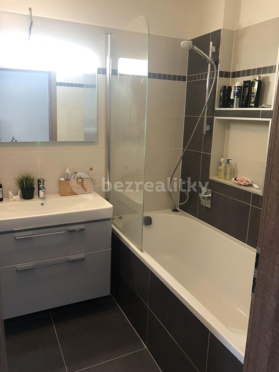 Prenájom bytu 2-izbový 84 m², Bubenská, Praha, Praha Prenájom bytu 2-izbový 84 m², Bubenská, Praha, Praha