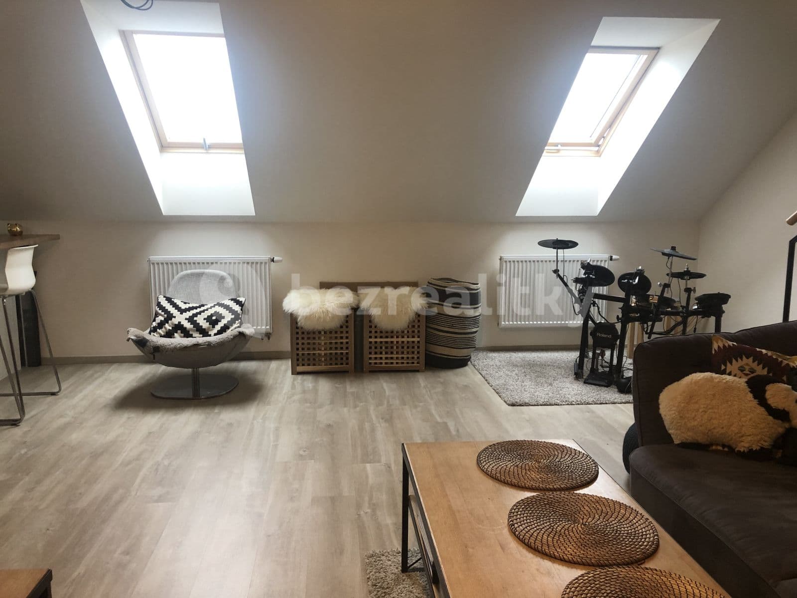 Prenájom bytu 2-izbový 84 m², Bubenská, Praha, Praha Prenájom bytu 2-izbový 84 m², Bubenská, Praha, Praha