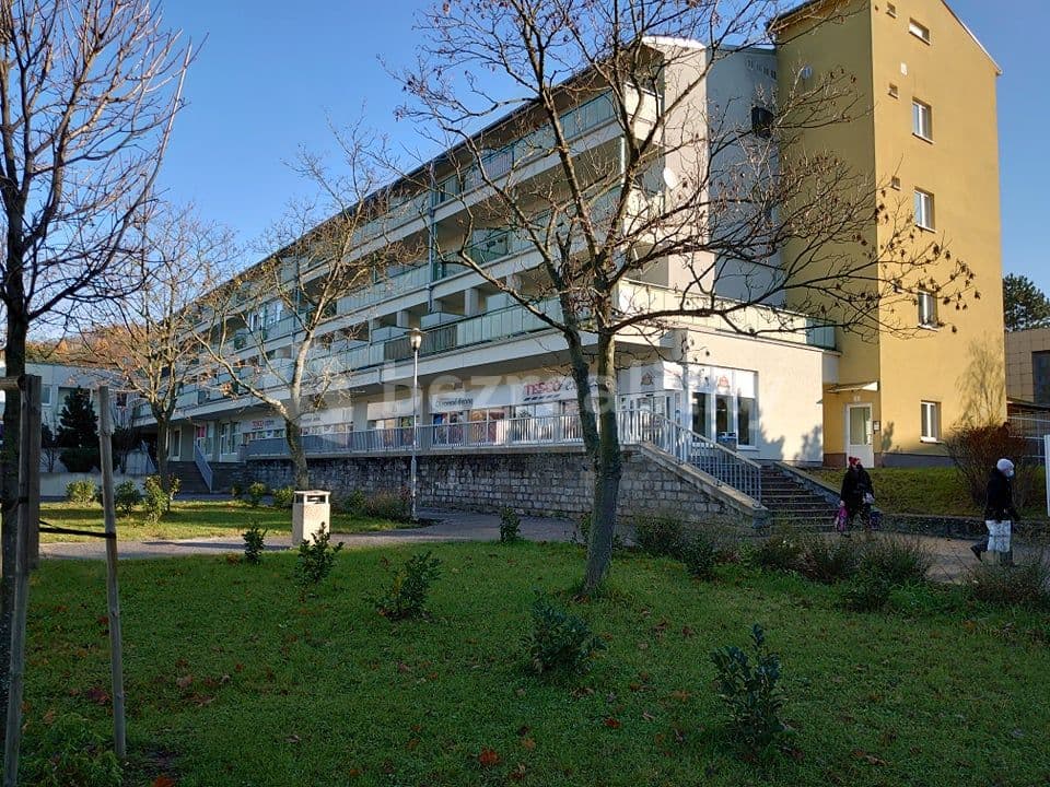 Prenájom bytu Garsoniéra 29 m², Malokarpatské námestie, Lamač, Bratislavský kraj Prenájom bytu Garsoniéra 29 m², Malokarpatské námestie, Lamač, Bratislavský kraj