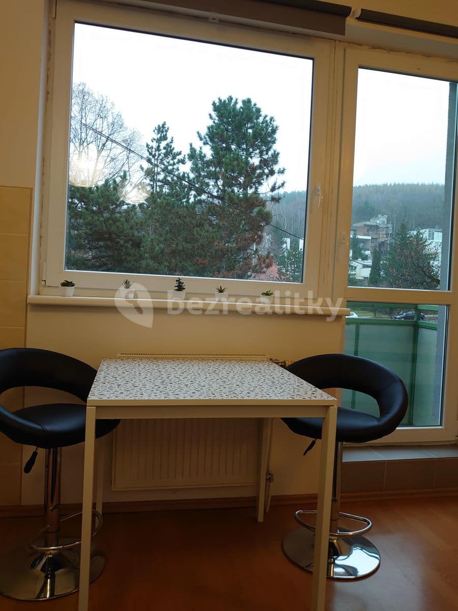 Prenájom bytu Garsoniéra 29 m², Malokarpatské námestie, Lamač, Bratislavský kraj Prenájom bytu Garsoniéra 29 m², Malokarpatské námestie, Lamač, Bratislavský kraj