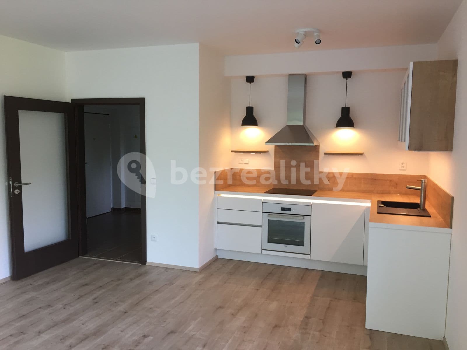 Prenájom bytu 2-izbový 65 m², Antonína Petrofa, Hradec Králové, Královéhradecký kraj Prenájom bytu 2-izbový 65 m², Antonína Petrofa, Hradec Králové, Královéhradecký kraj