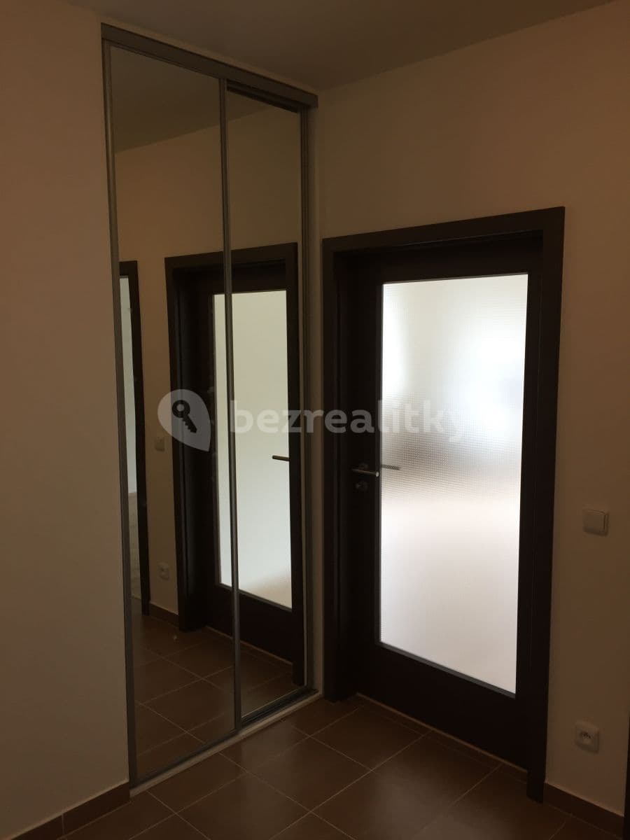 Prenájom bytu 2-izbový 65 m², Antonína Petrofa, Hradec Králové, Královéhradecký kraj Prenájom bytu 2-izbový 65 m², Antonína Petrofa, Hradec Králové, Královéhradecký kraj