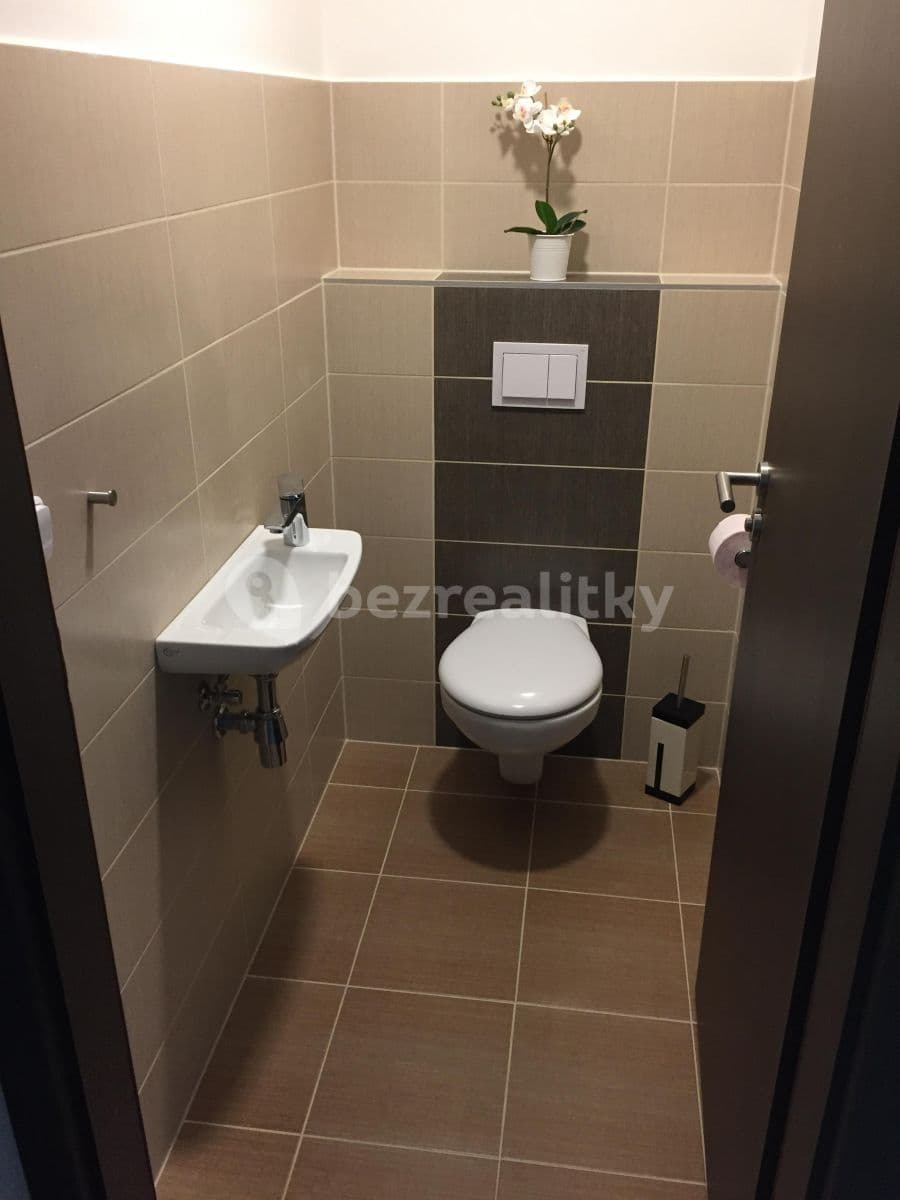 Prenájom bytu 2-izbový 65 m², Antonína Petrofa, Hradec Králové, Královéhradecký kraj Prenájom bytu 2-izbový 65 m², Antonína Petrofa, Hradec Králové, Královéhradecký kraj