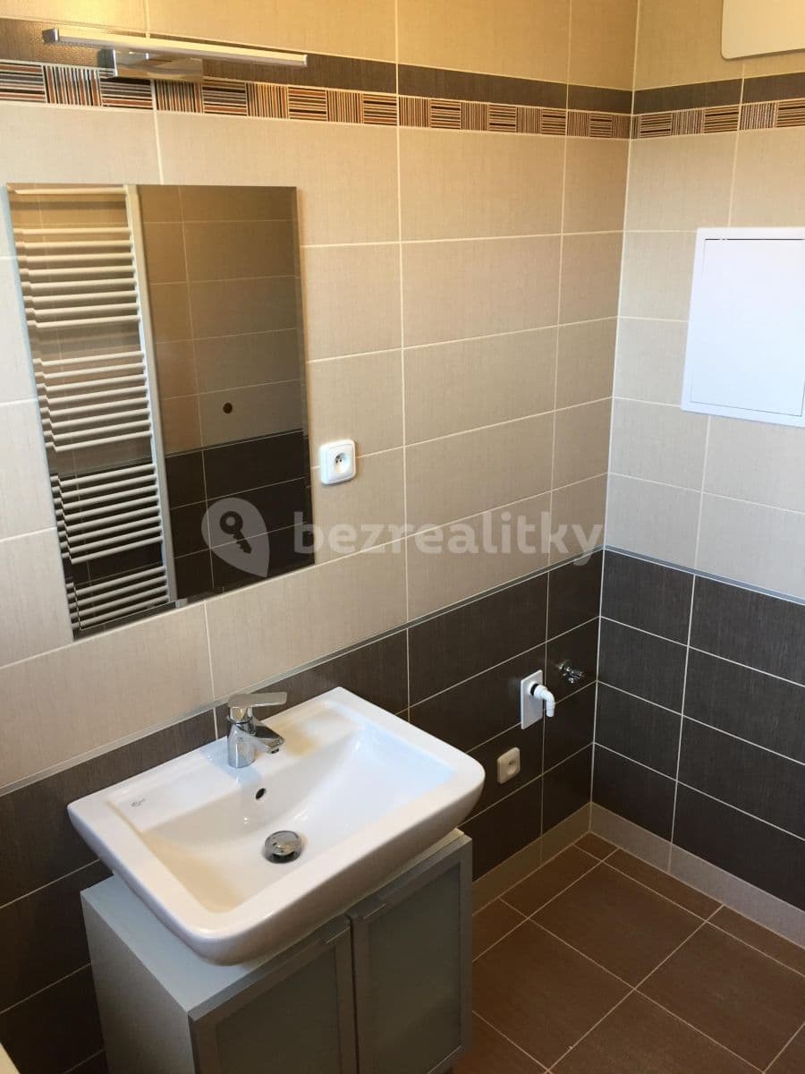 Prenájom bytu 2-izbový 65 m², Antonína Petrofa, Hradec Králové, Královéhradecký kraj Prenájom bytu 2-izbový 65 m², Antonína Petrofa, Hradec Králové, Královéhradecký kraj