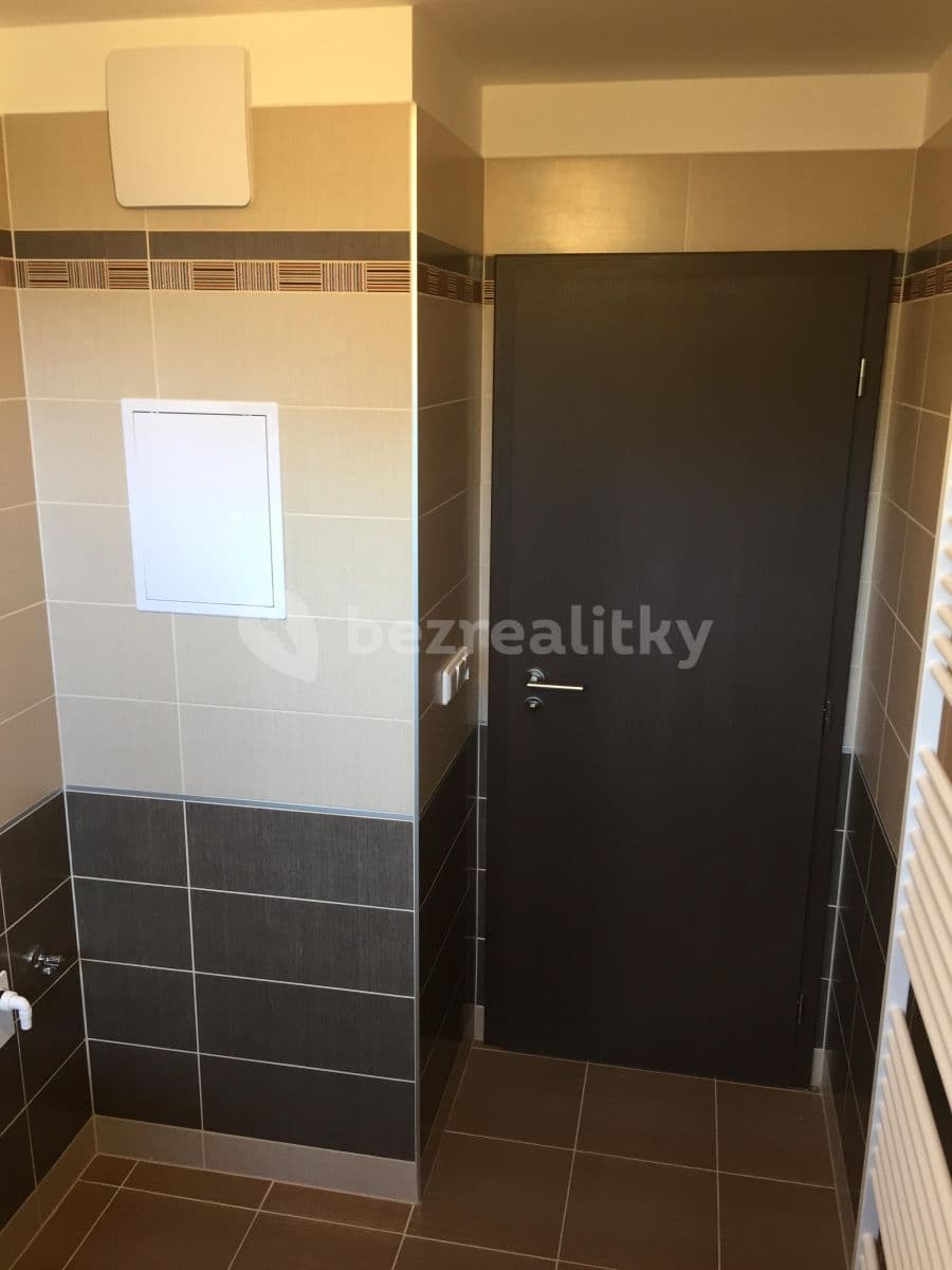 Prenájom bytu 2-izbový 65 m², Antonína Petrofa, Hradec Králové, Královéhradecký kraj Prenájom bytu 2-izbový 65 m², Antonína Petrofa, Hradec Králové, Královéhradecký kraj