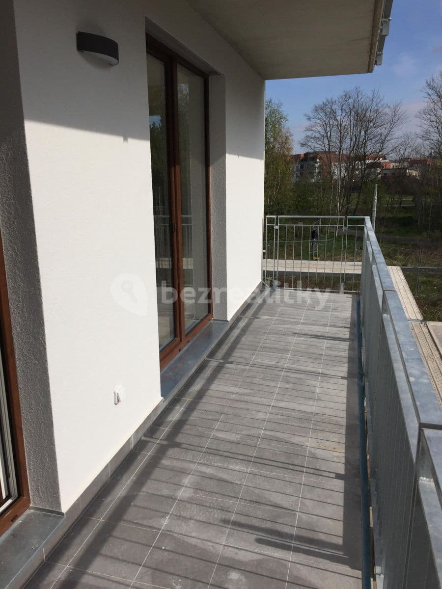 Prenájom bytu 2-izbový 65 m², Antonína Petrofa, Hradec Králové, Královéhradecký kraj Prenájom bytu 2-izbový 65 m², Antonína Petrofa, Hradec Králové, Královéhradecký kraj