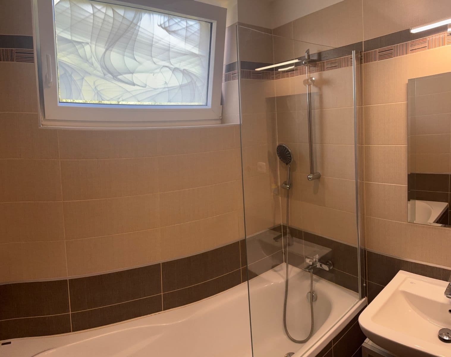 Prenájom bytu 2-izbový 65 m², Antonína Petrofa, Hradec Králové, Královéhradecký kraj Prenájom bytu 2-izbový 65 m², Antonína Petrofa, Hradec Králové, Královéhradecký kraj