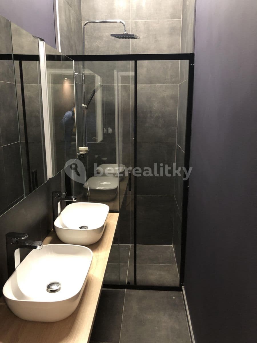 Prenájom bytu 1-izbový 46 m², Sadová, Karlovy Vary, Karlovarský kraj Prenájom bytu 1-izbový 46 m², Sadová, Karlovy Vary, Karlovarský kraj